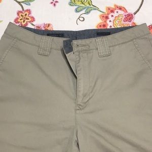 Men’s O’Neill relax fit flat front khaki shorts size 32 waist
